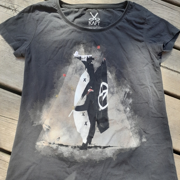 Penguin graphic top tshirt - Picture 1 of 3